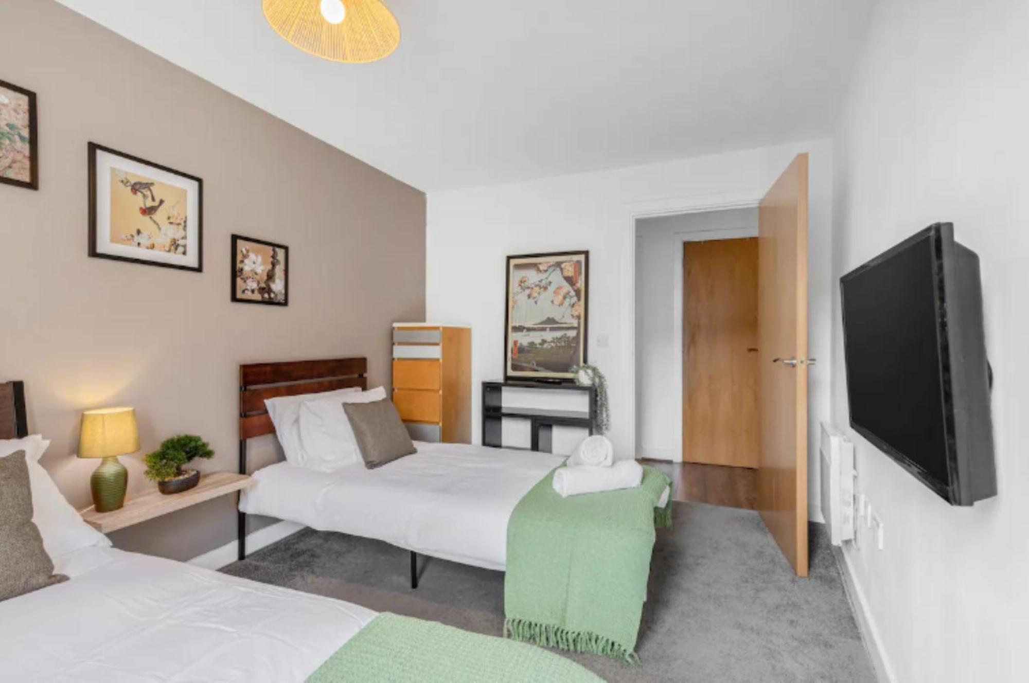 Oriental Suite 2 Bed 2 Bath Netflix And Free Parking, Games- Maihom Birmingham Luaran gambar