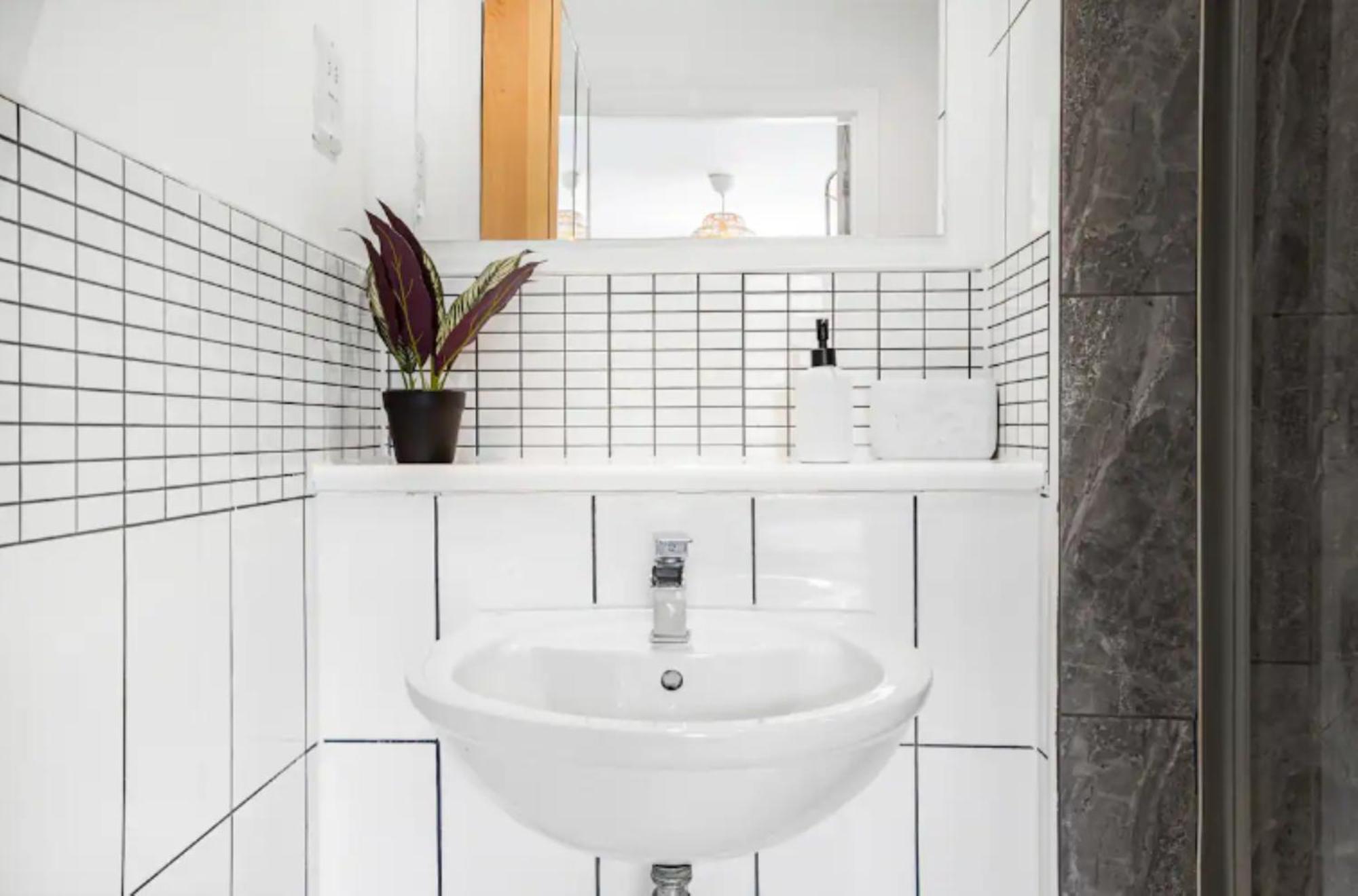 Oriental Suite 2 Bed 2 Bath Netflix And Free Parking, Games- Maihom Birmingham Luaran gambar
