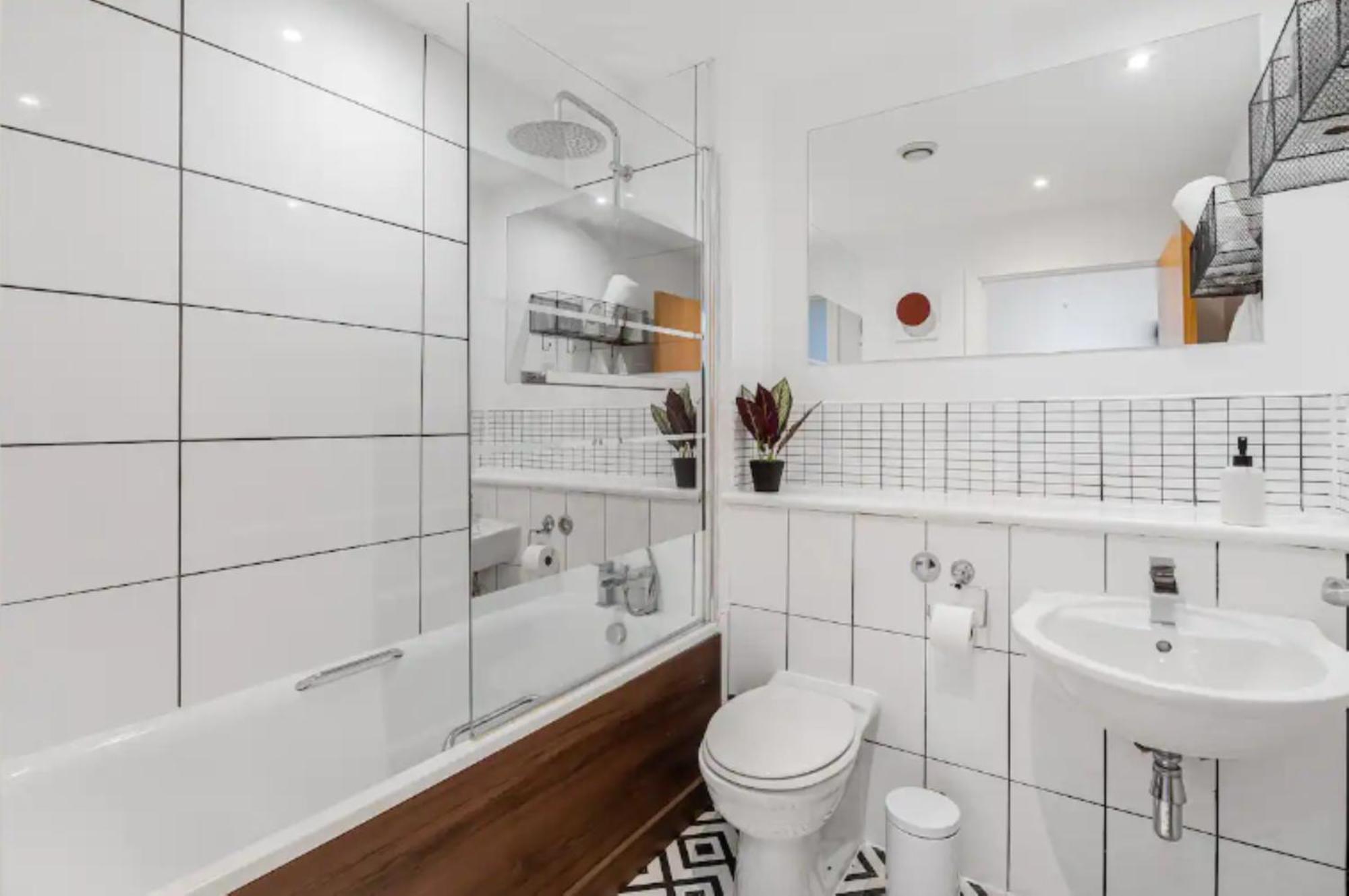 Oriental Suite 2 Bed 2 Bath Netflix And Free Parking, Games- Maihom Birmingham Luaran gambar