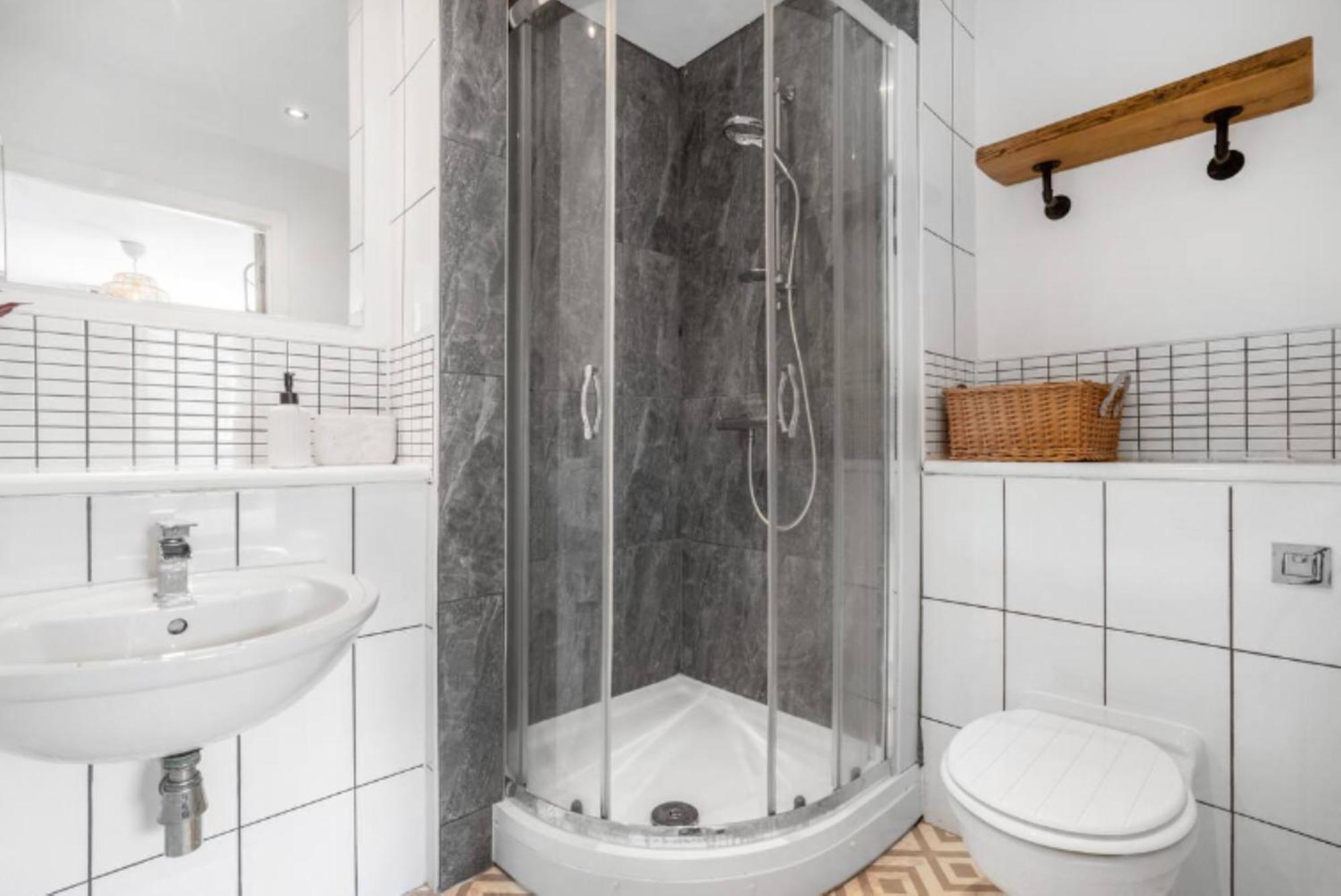 Oriental Suite 2 Bed 2 Bath Netflix And Free Parking, Games- Maihom Birmingham Luaran gambar